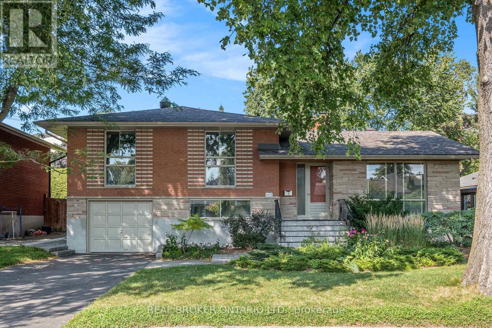 805 Nicholson Ave, Ottawa, ON K1V 6N4