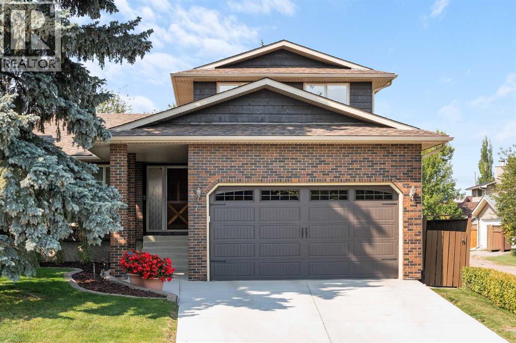 7 Bernard Pl NW, Calgary, AB T3K 2B8