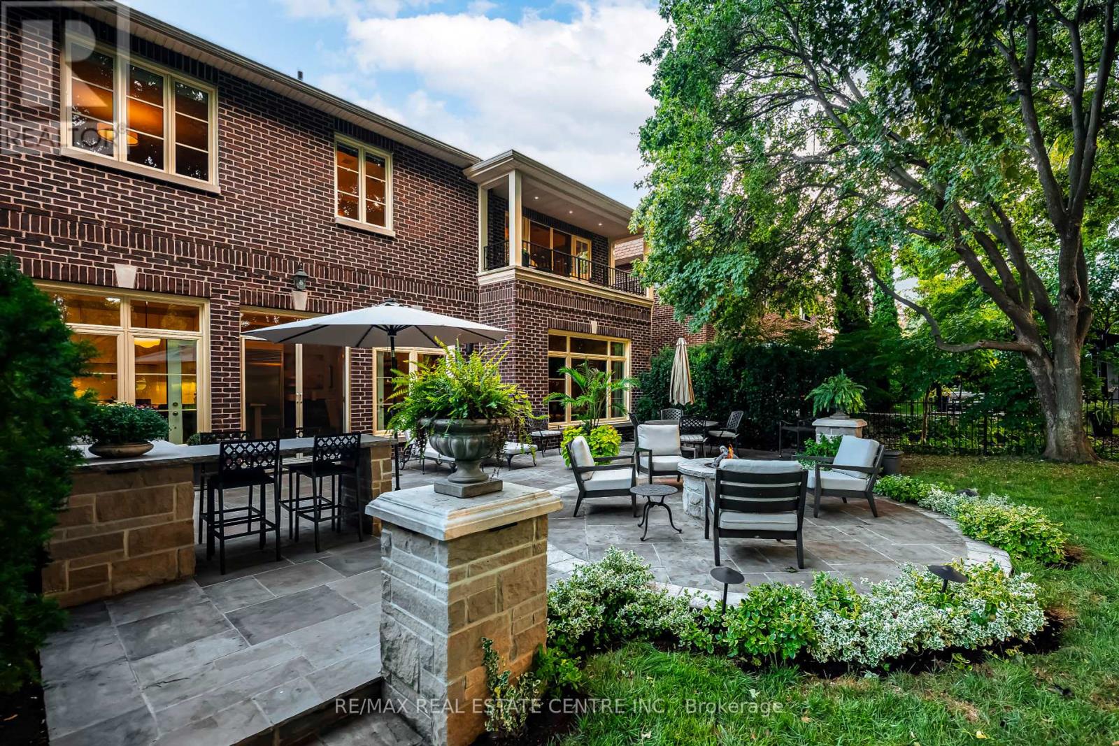14 St Phillips Rd, Toronto, ON M9P 2N6