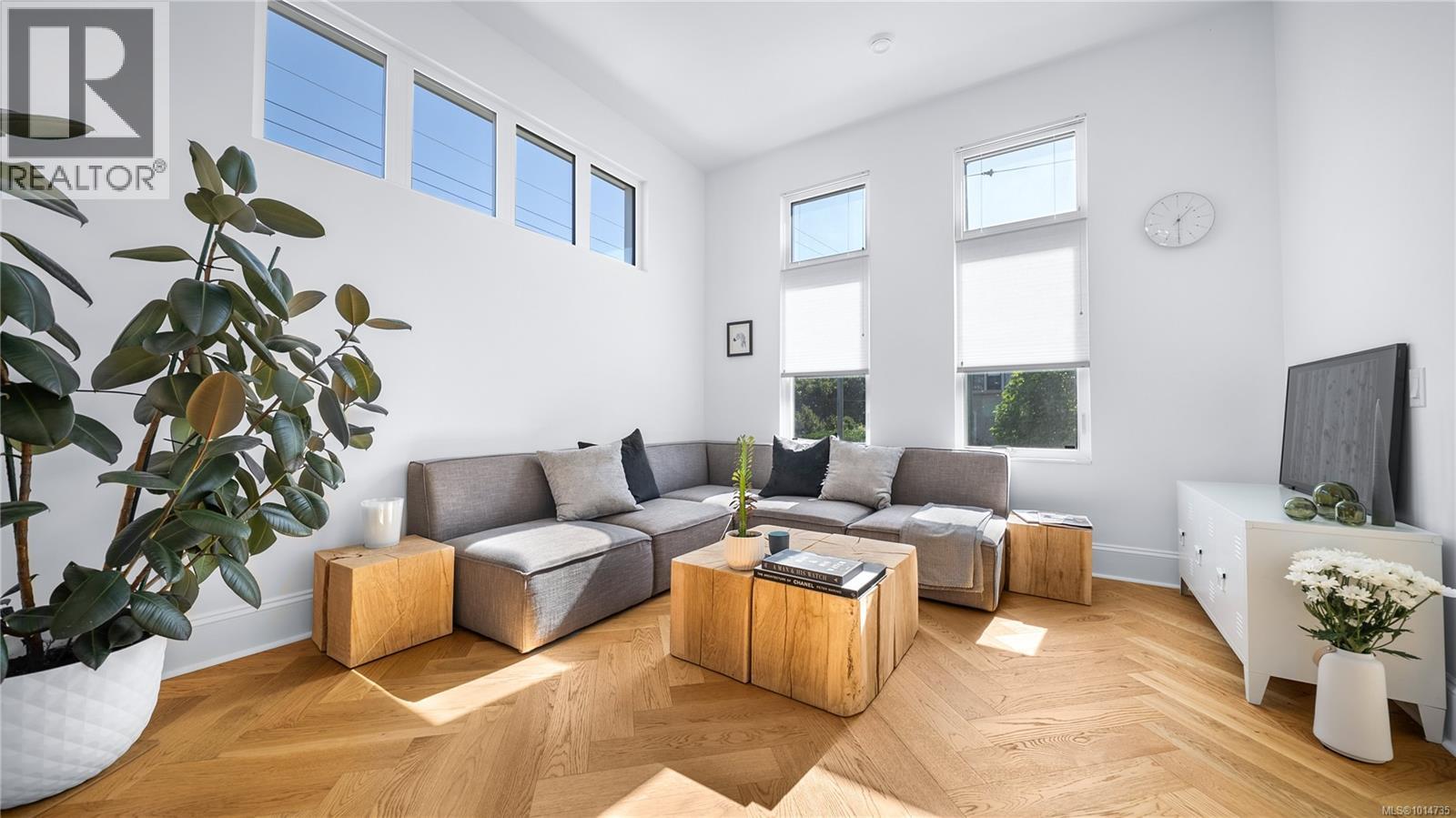 230 Wilson St Unit 24 St, Victoria, BC V9A 3G2