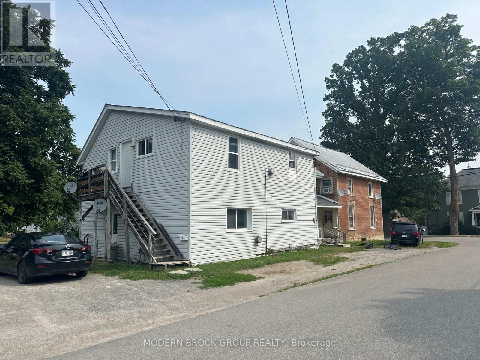 6 Victoria St, Athens, ON K0E 1B0