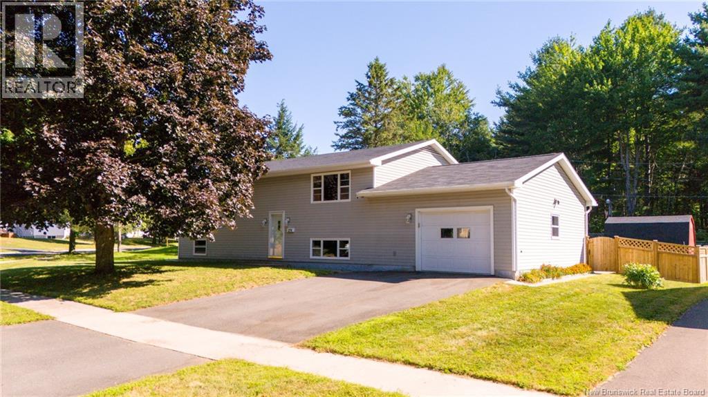 274 Macpherson St, Fredericton, NB E3A 4X6