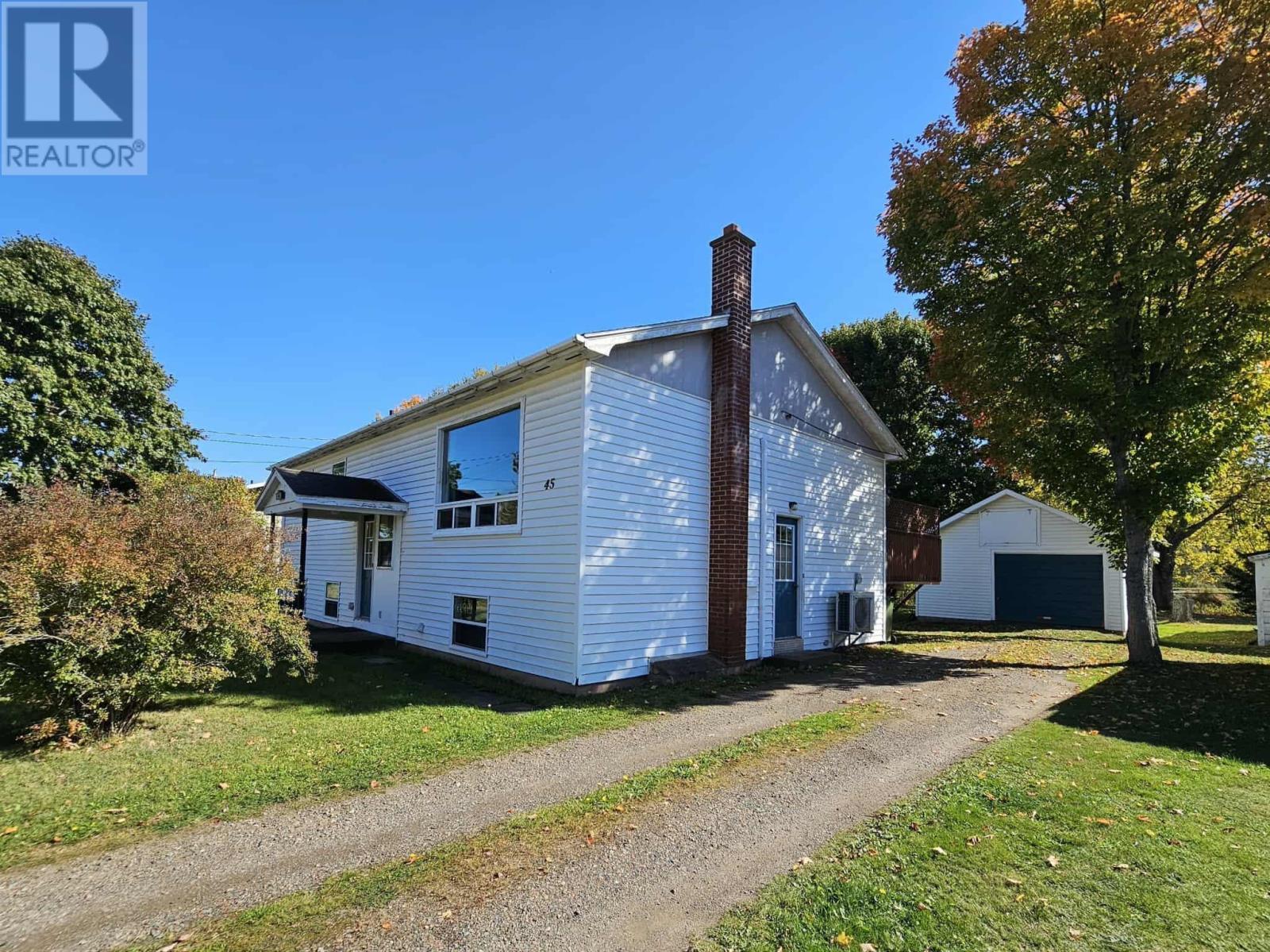 45 Salter Ave, Truro, NS B2N 1A6