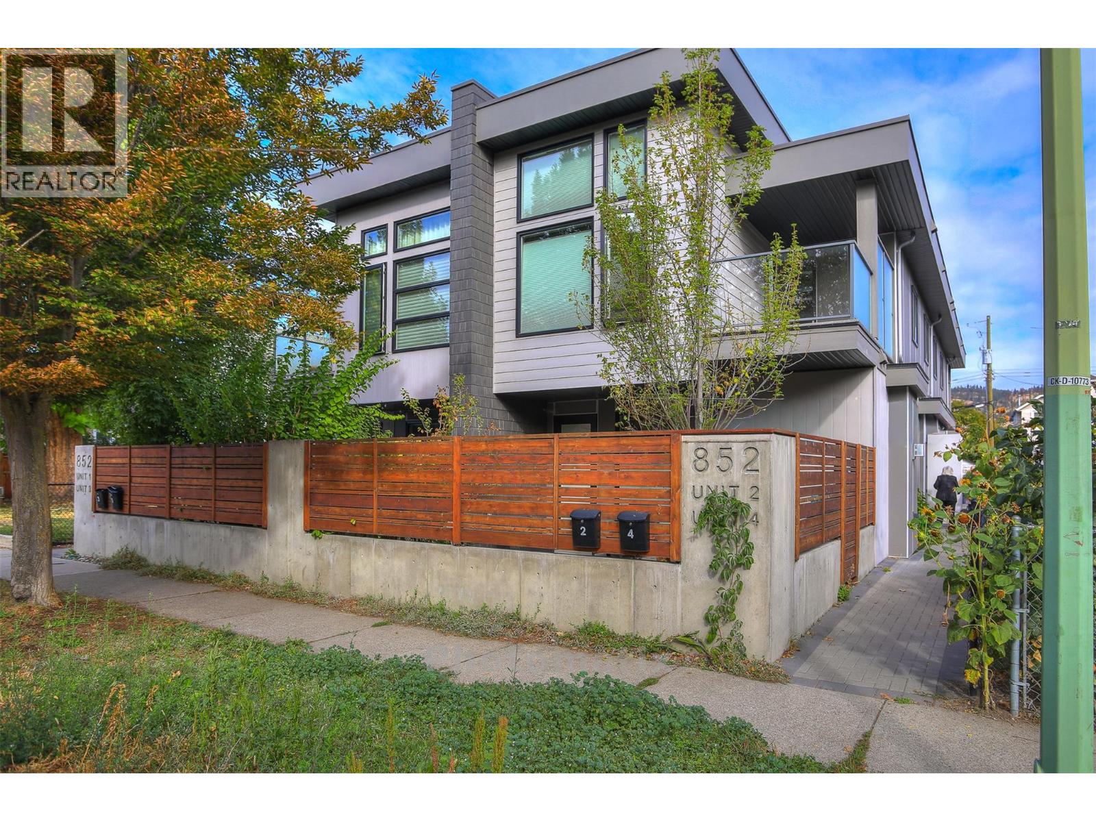 852 Stockwell Avenue Unit 2, Kelowna, BC V1Y 6V9