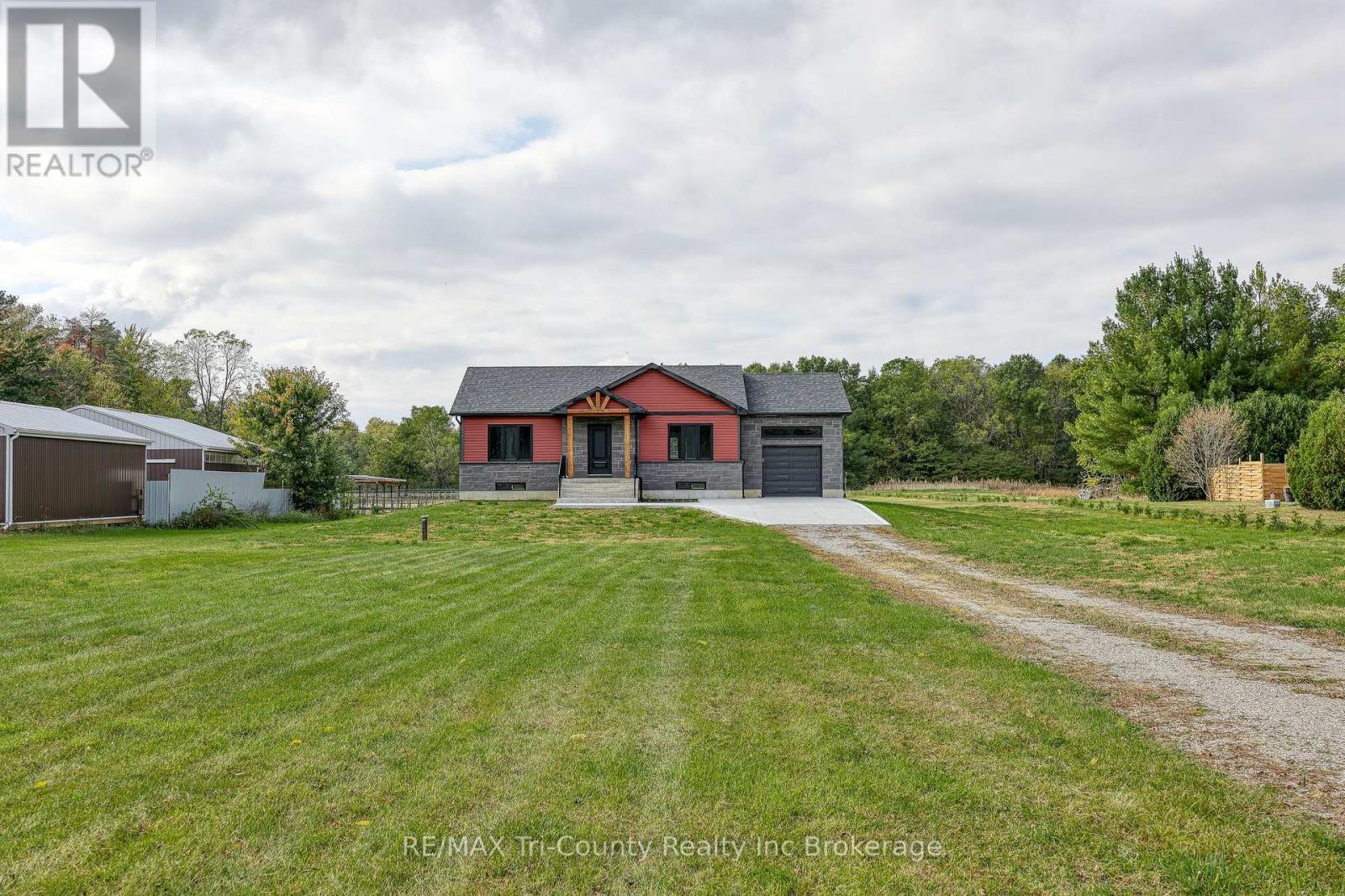 30054 W Bothwell Rd, Chatham-Kent, ON N0P 1C0
