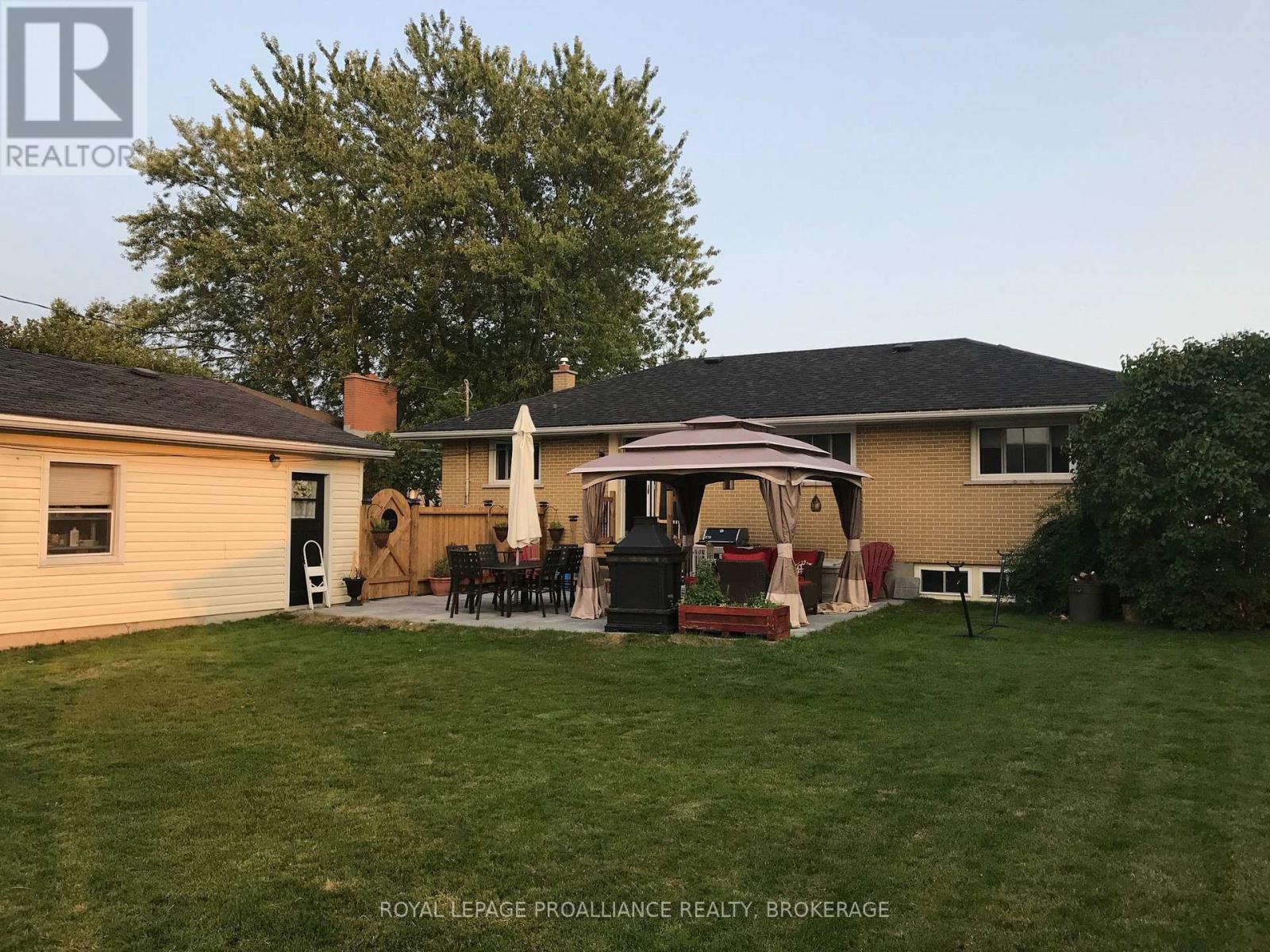 70 Briscoe St, Loyalist Amherstview, ON K7N 1G1