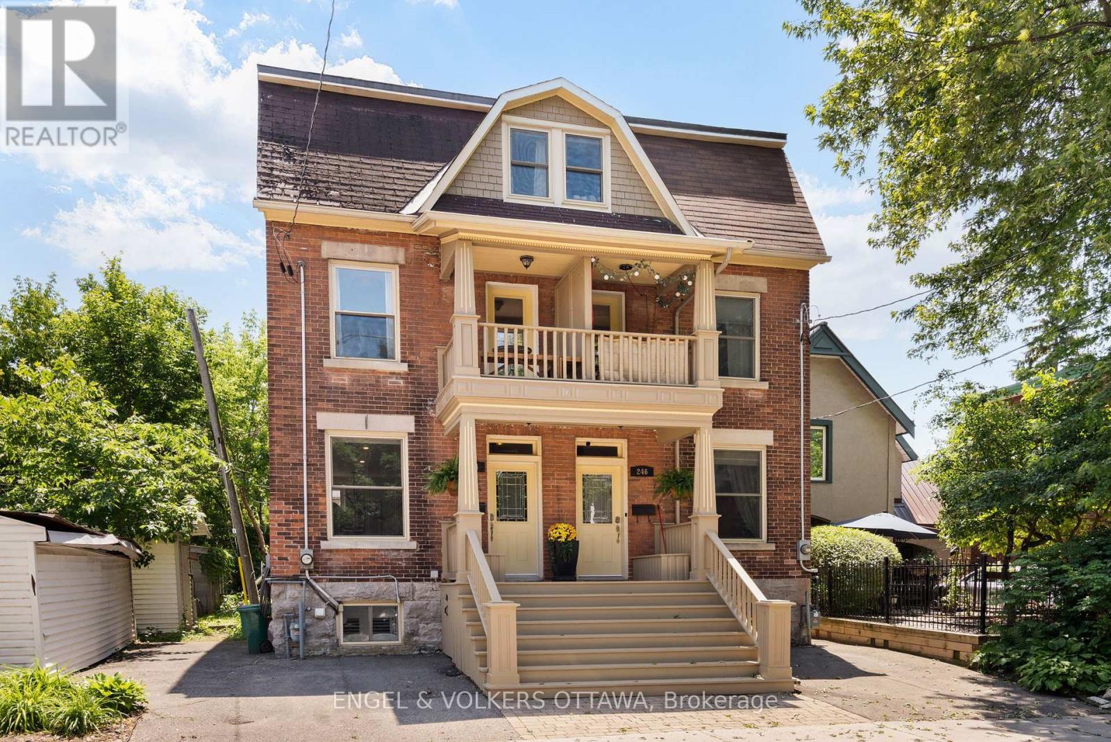 244 Flora St, Ottawa, ON K1R 5R9