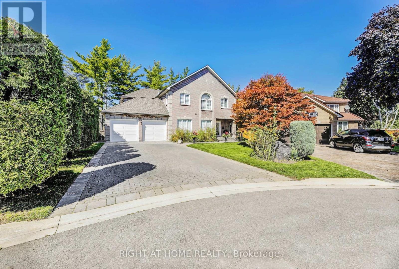 1665 Asgard Dr, Mississauga, ON L5E 3G5