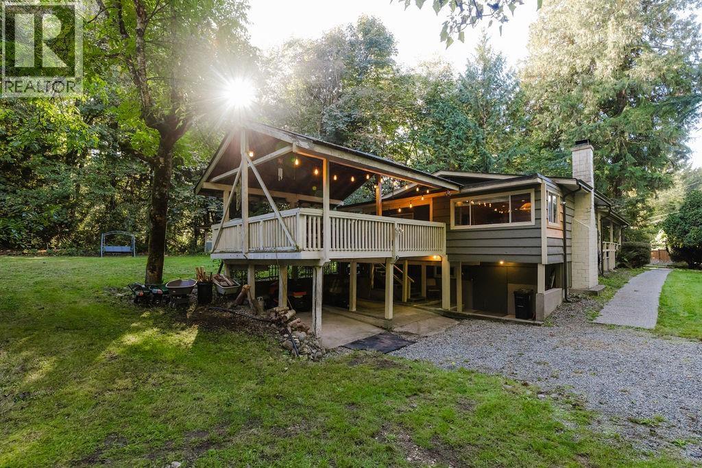 6252 Sechelt Inlet Rd, Sechelt, BC V7Z 0L3