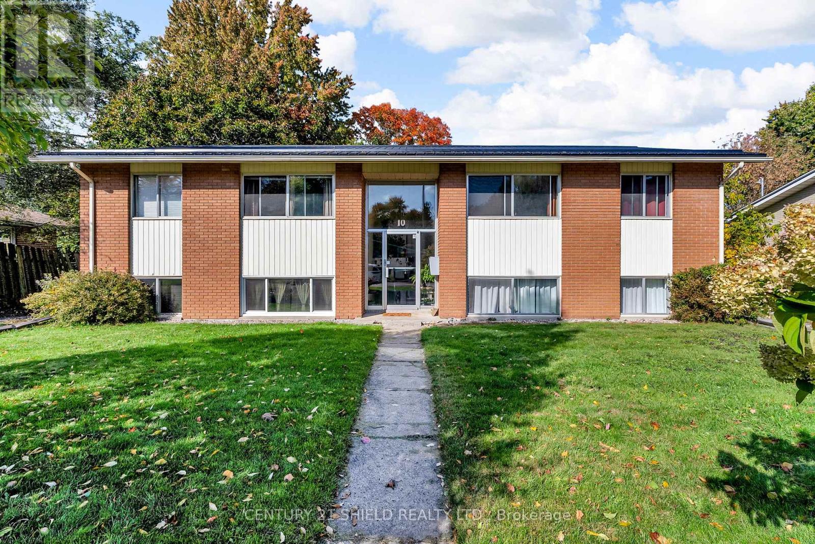 10 Winters Ct, Brockville, ON K6V 1T7