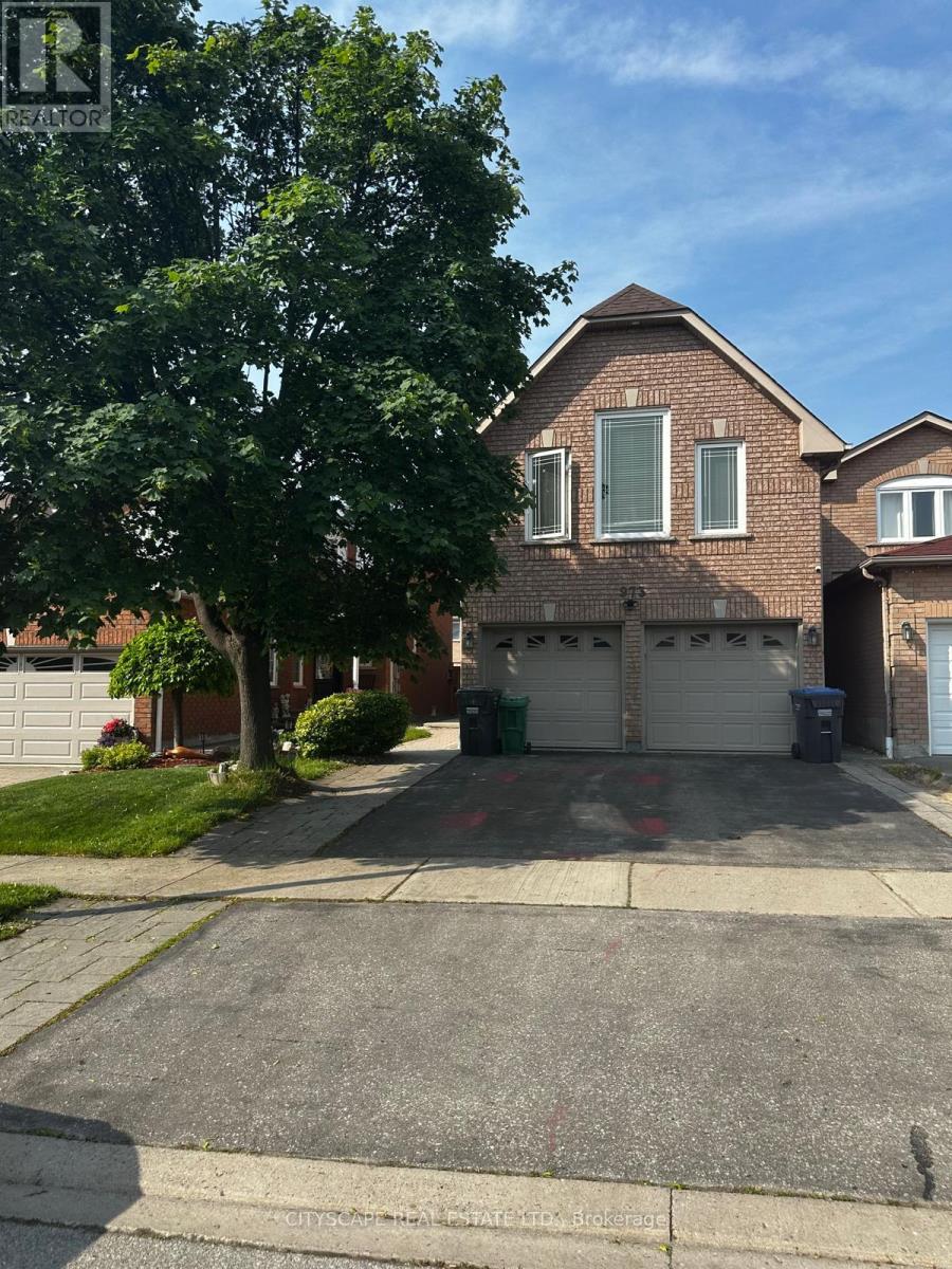 973 Applecroft Cir, Mississauga, ON L5V 2A5