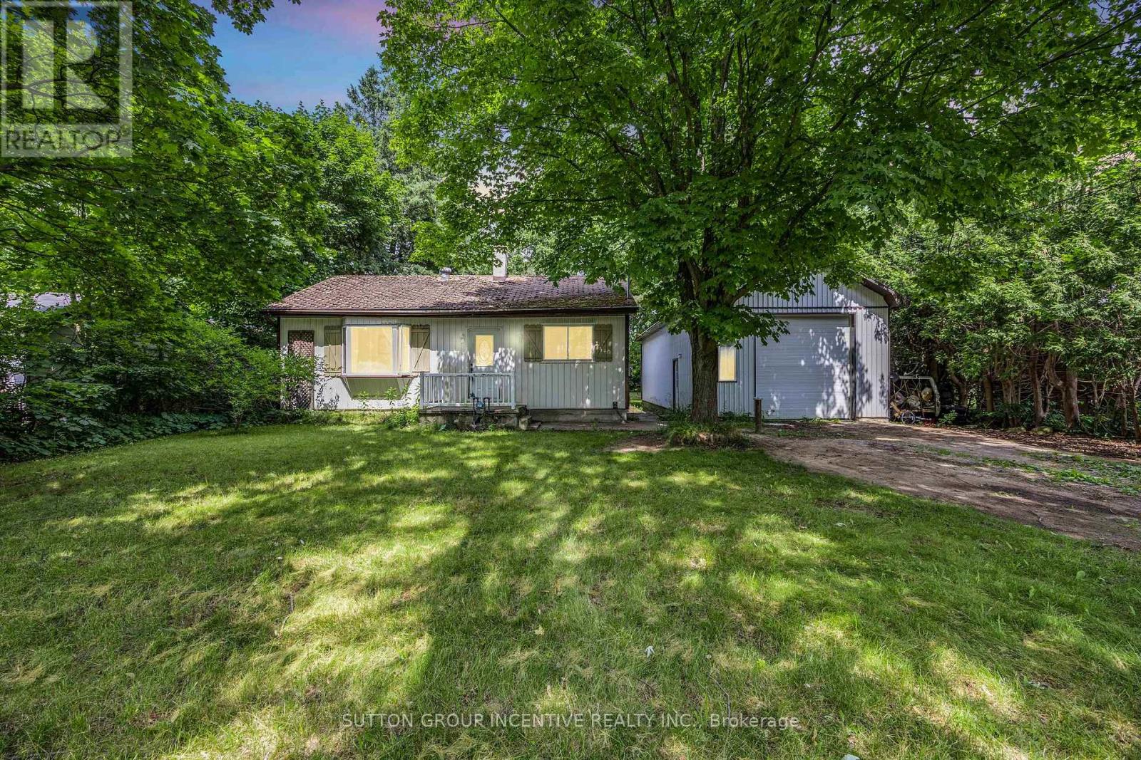1213 Bayfield St N, Springwater, ON L0L 1X1