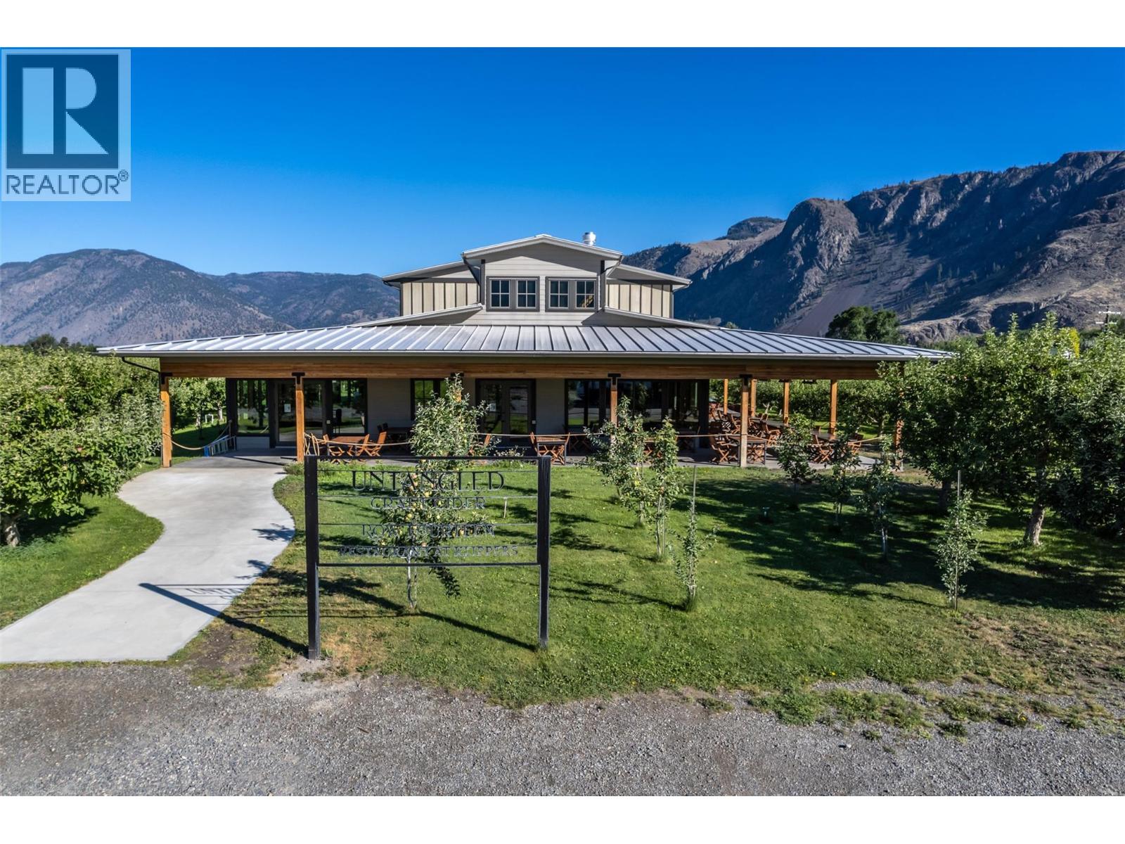725 Mackenzie Rd, Cawston, BC V2A 1C2