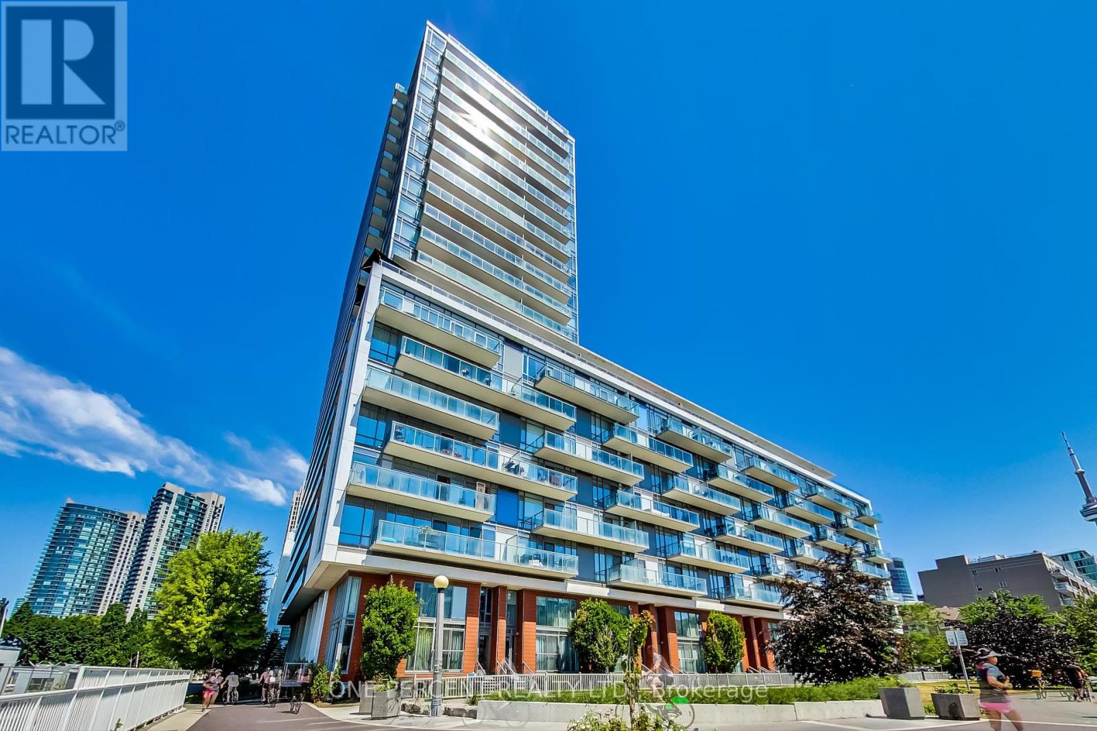 314 90 Stadium Rd, Toronto, ON M5V 3W5
