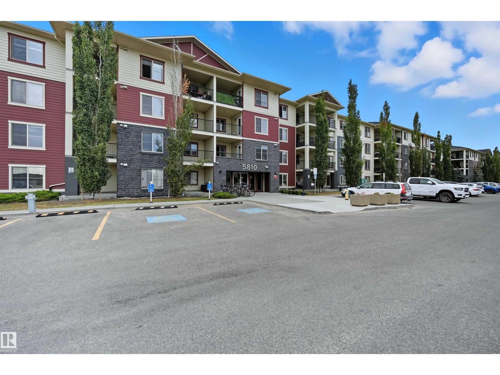 5810 Mullen Place Northwest #205, Edmonton, AB T6R 0W3