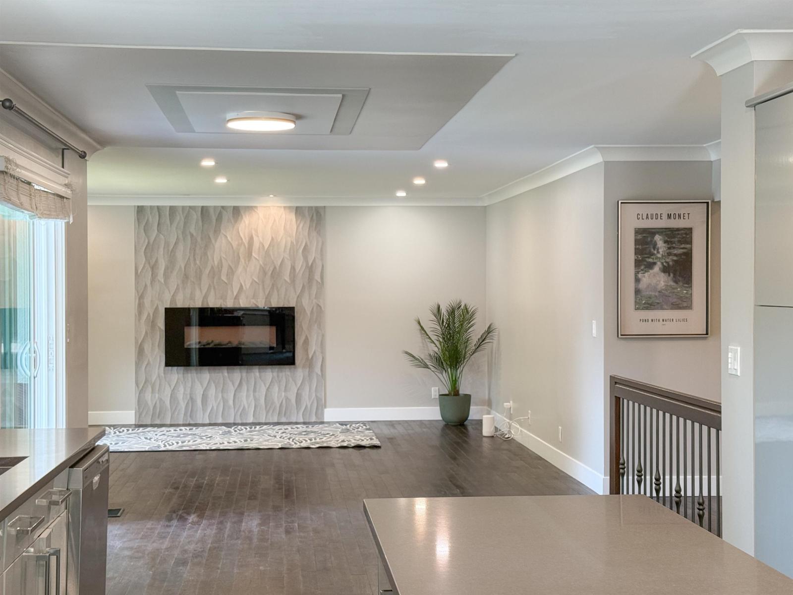 14092 Crescent Rd, Surrey, BC V4P 1L4