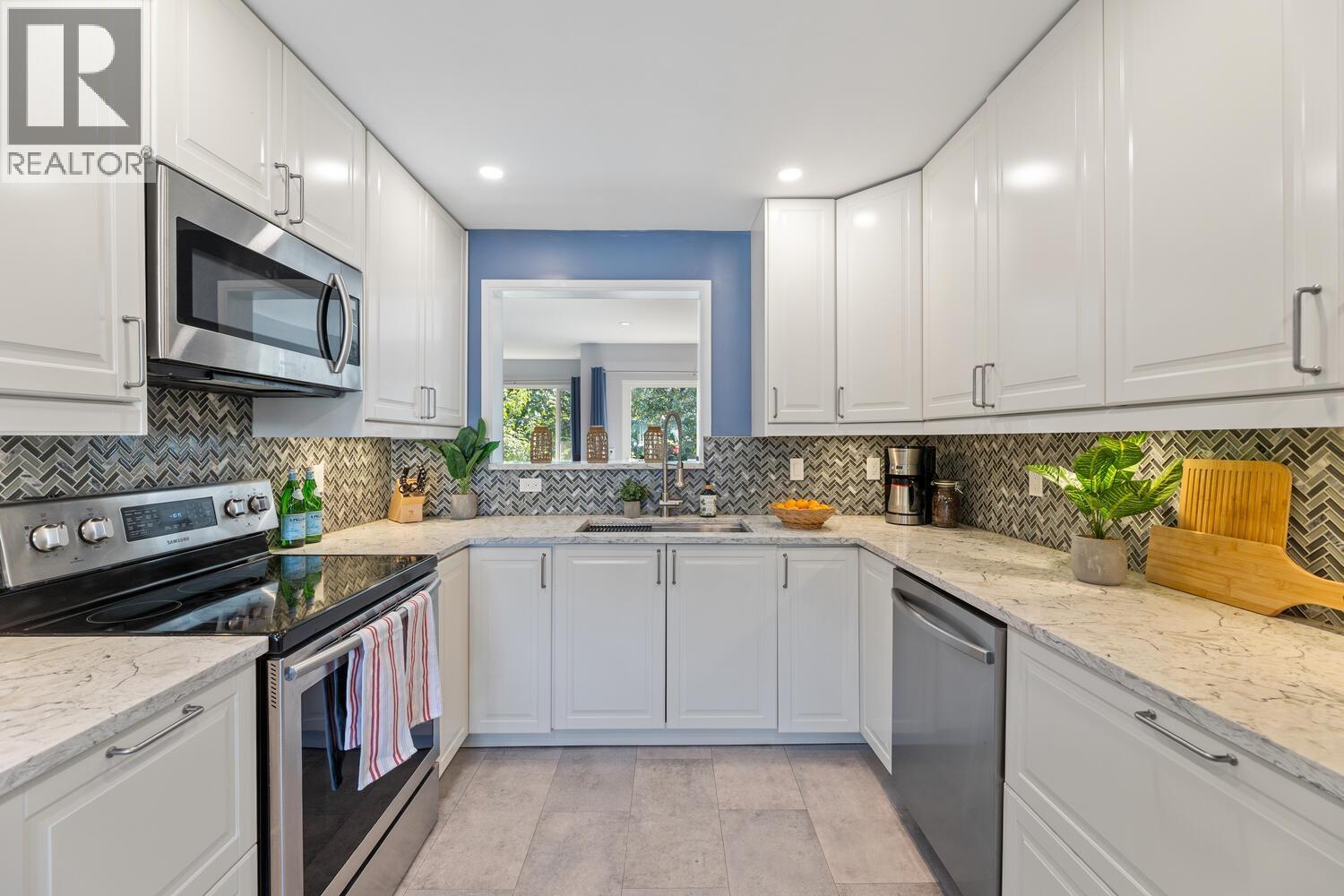 573 Carlsen Pl, Port Moody, BC V3H 4A1