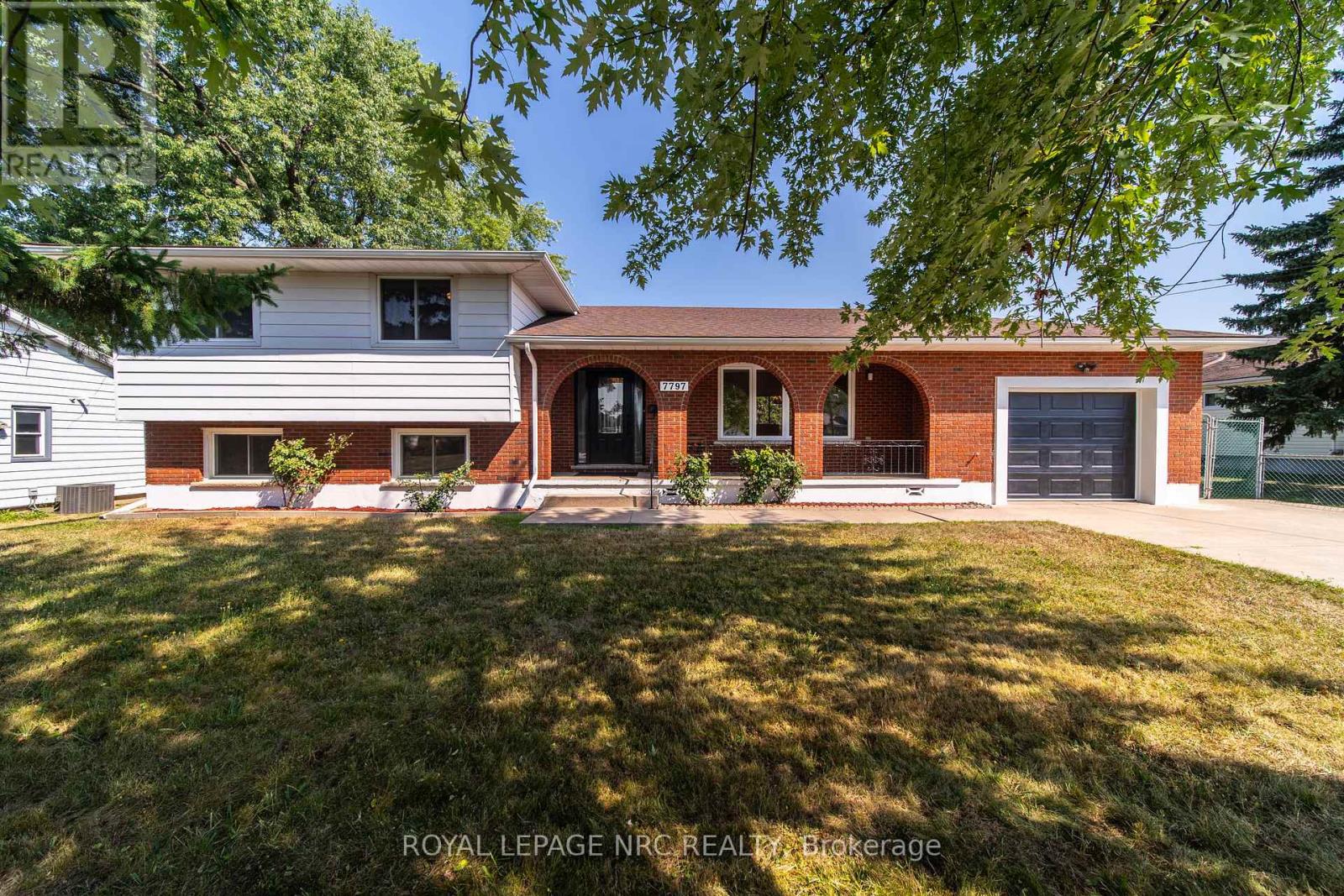7797 Mulhern St, Niagara Falls, ON L2H 1B7