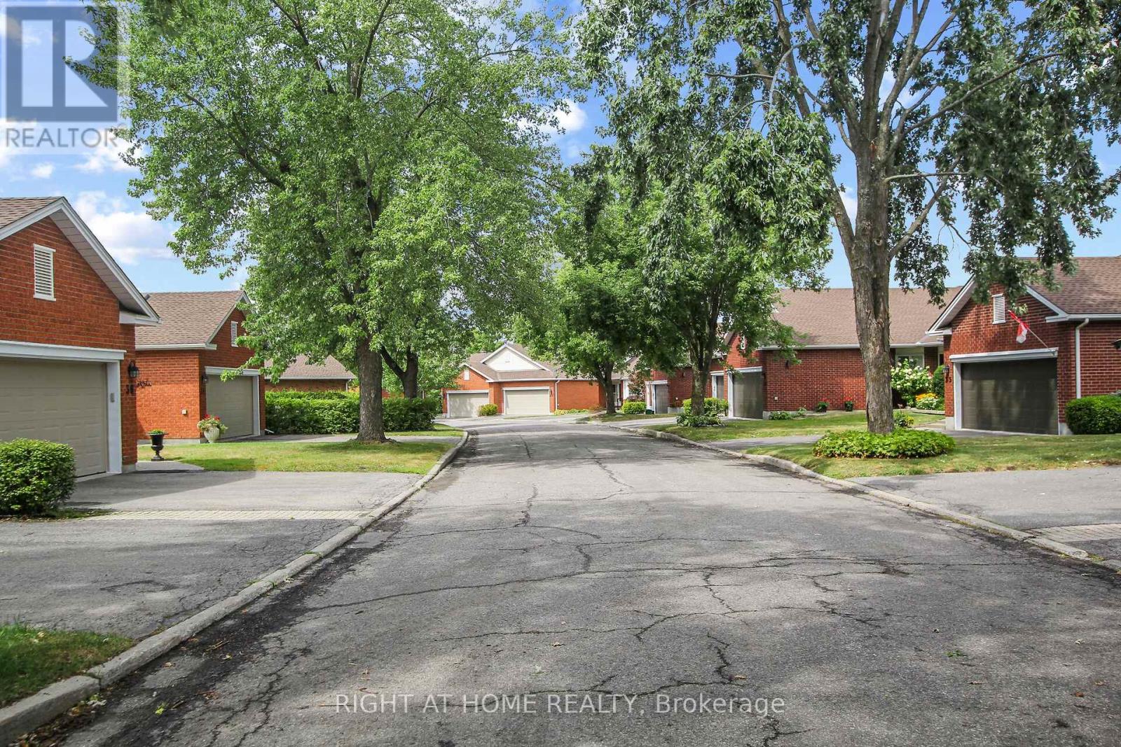 40 Kettering Private, Ottawa, ON K1V 0X8