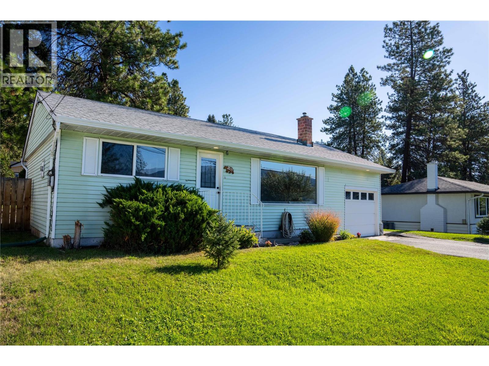 2037 Parker Dr, Merritt, BC V1K 1J2