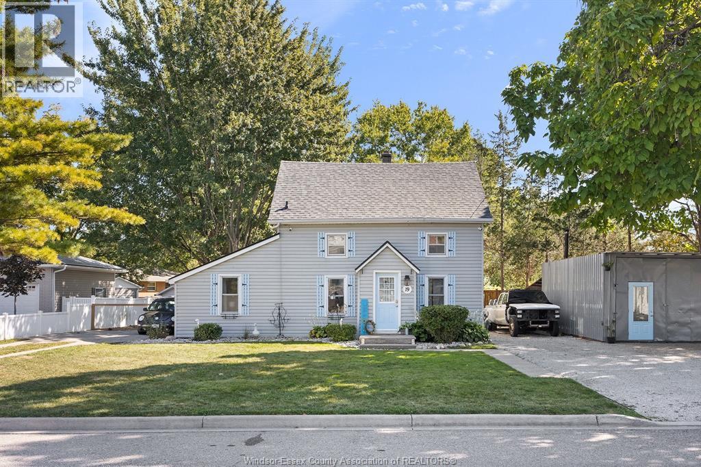 19 Bond Ave, Chatham-Kent, ON N0P 2L0