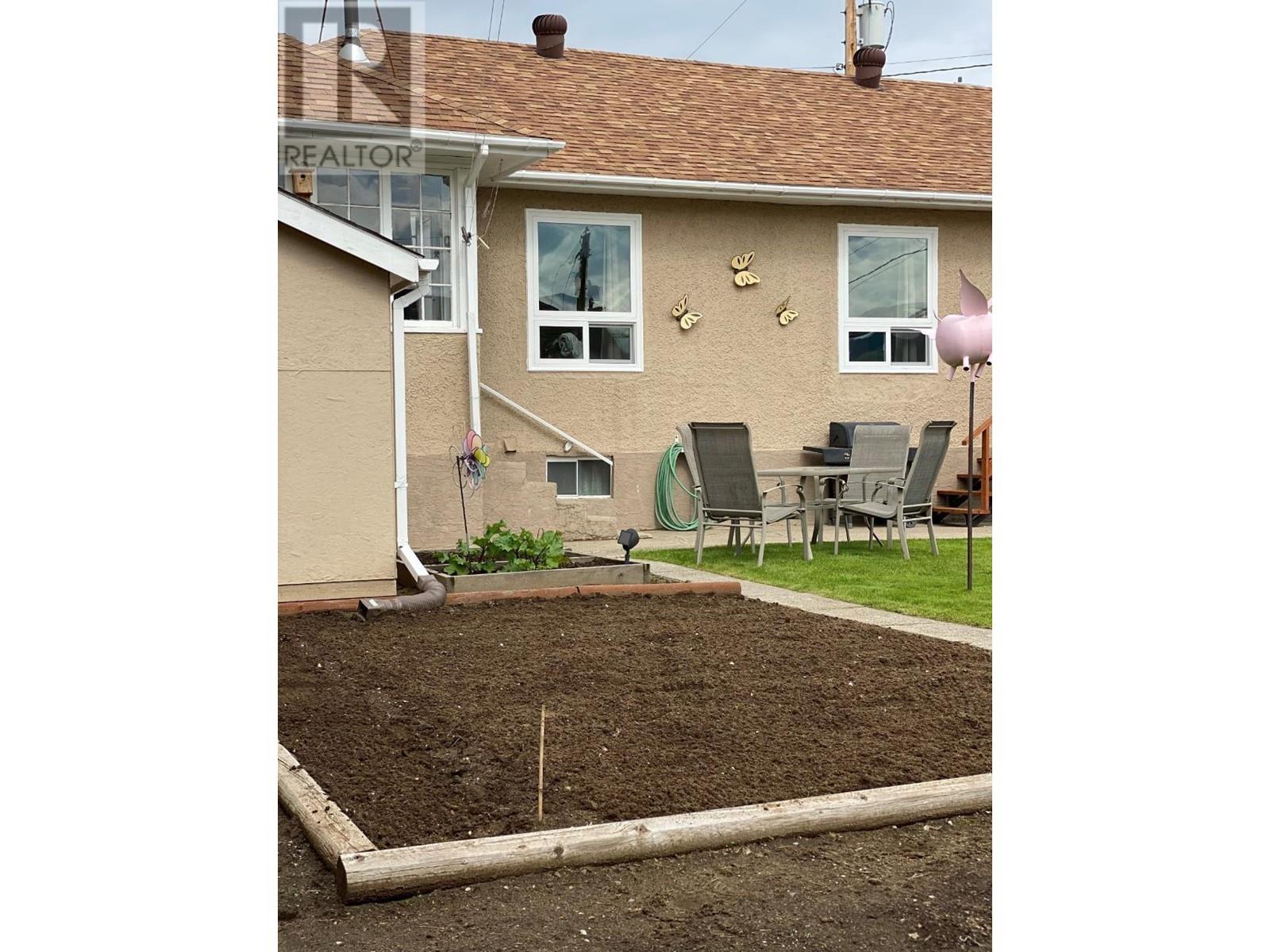 598 Binns St, Trail, BC V1R 3L4