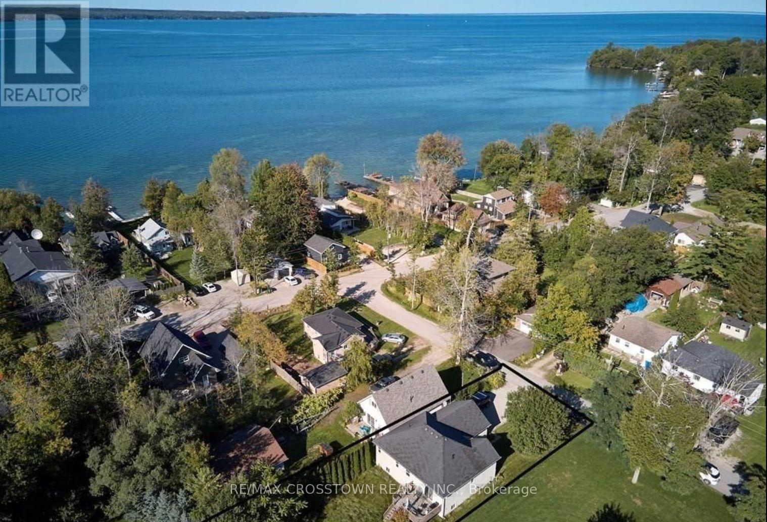3964 Alcina Ave, Innisfil, ON L9S 2M1