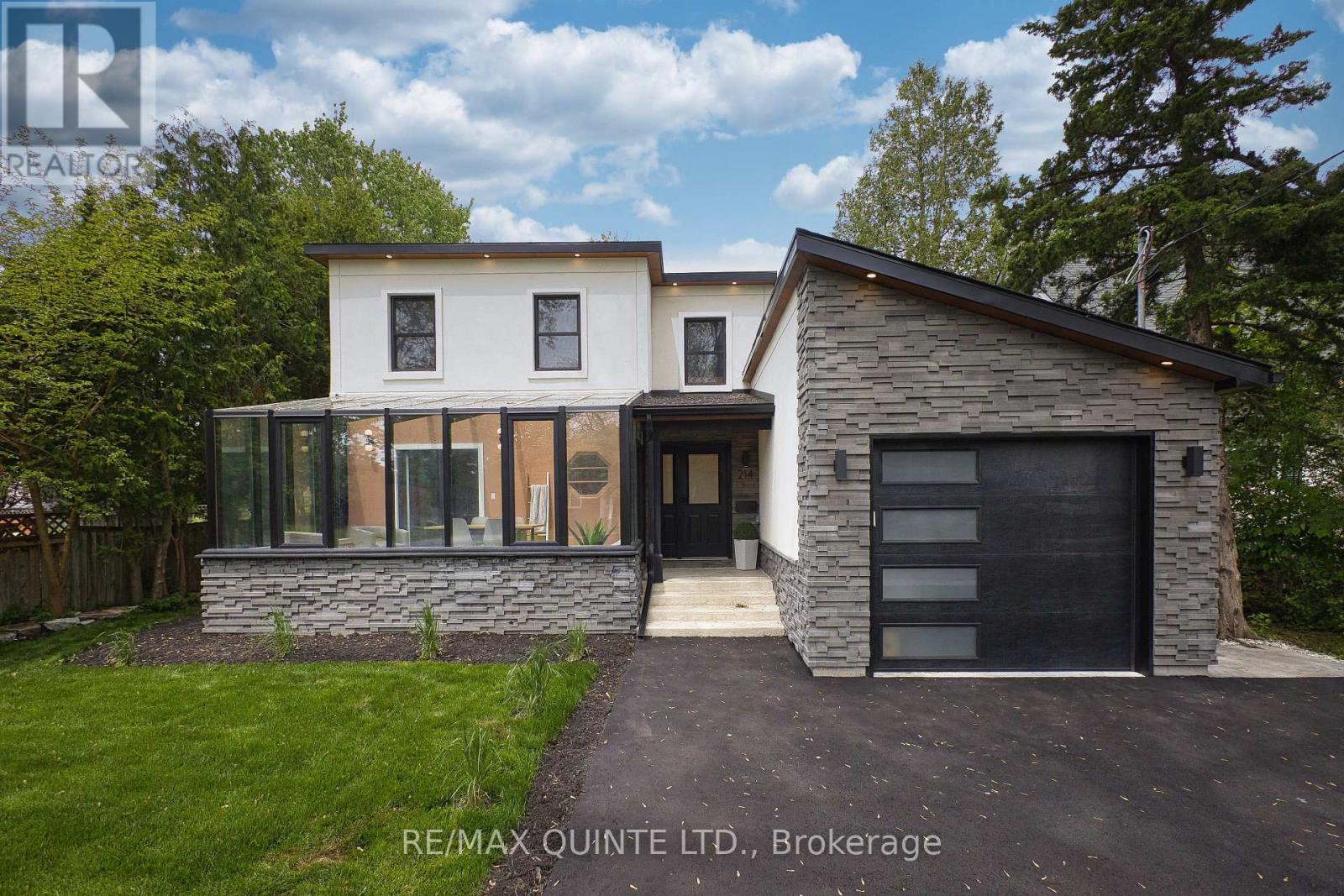 214 Victoria Ave, Belleville, ON K8N 2C3