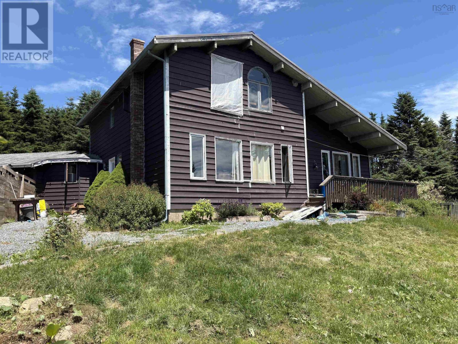 24 Oceanic Dr, East Lawrencetown, NS B2Z 1P4