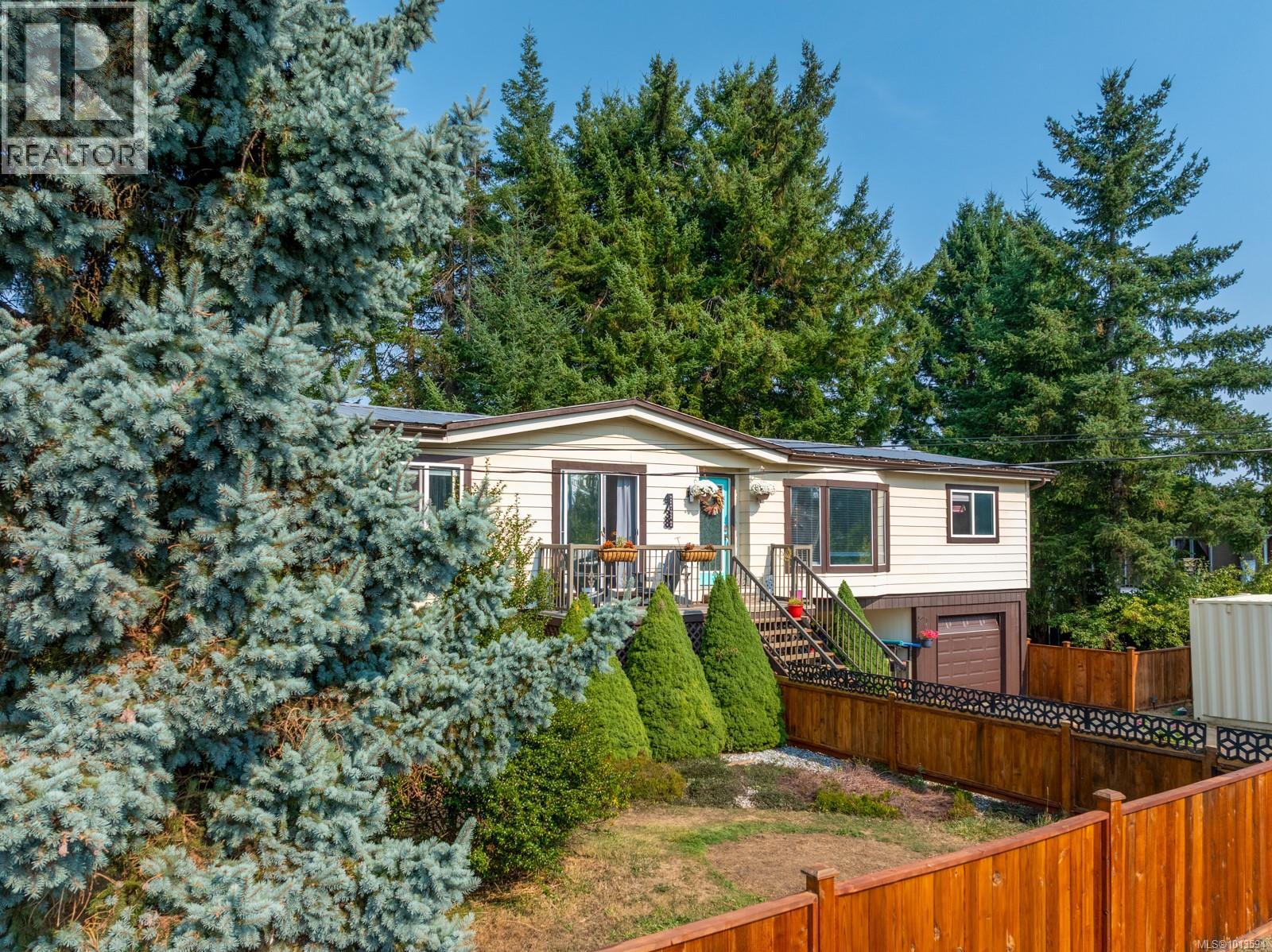 4738 Oakridge Dr, Courtenay, BC V9N 6A8
