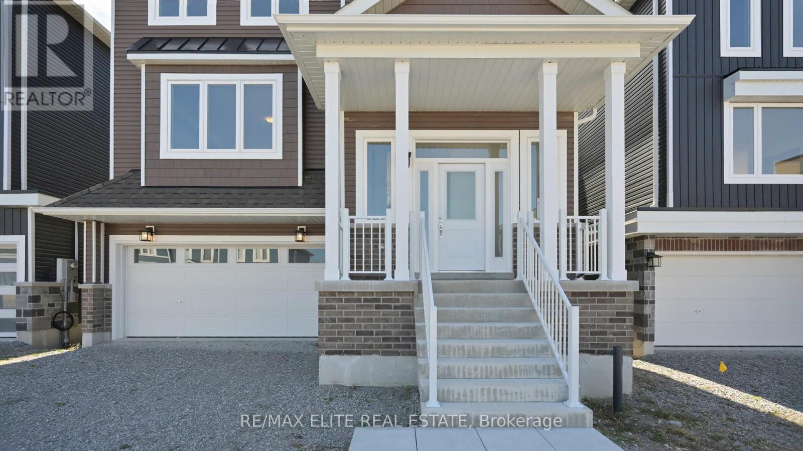 12 Hampton Ln, Barrie, ON L4N 6G9