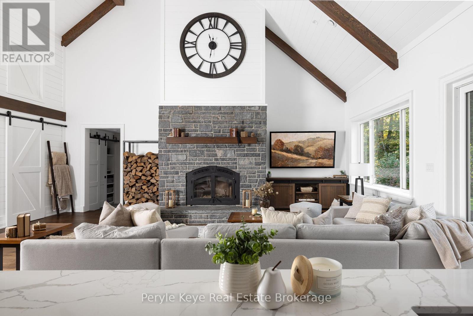 1100 Xavier St, Gravenhurst, ON P0E 1G0