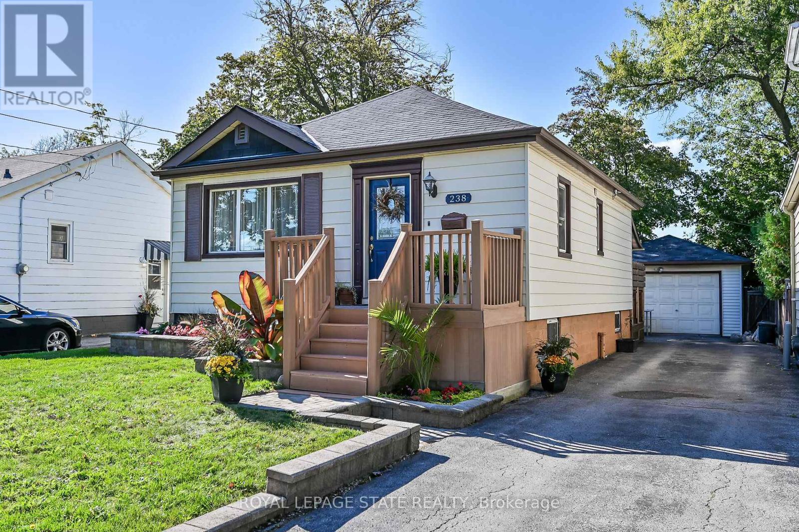 238 E 43rd St, Hamilton, ON L8T 3C5