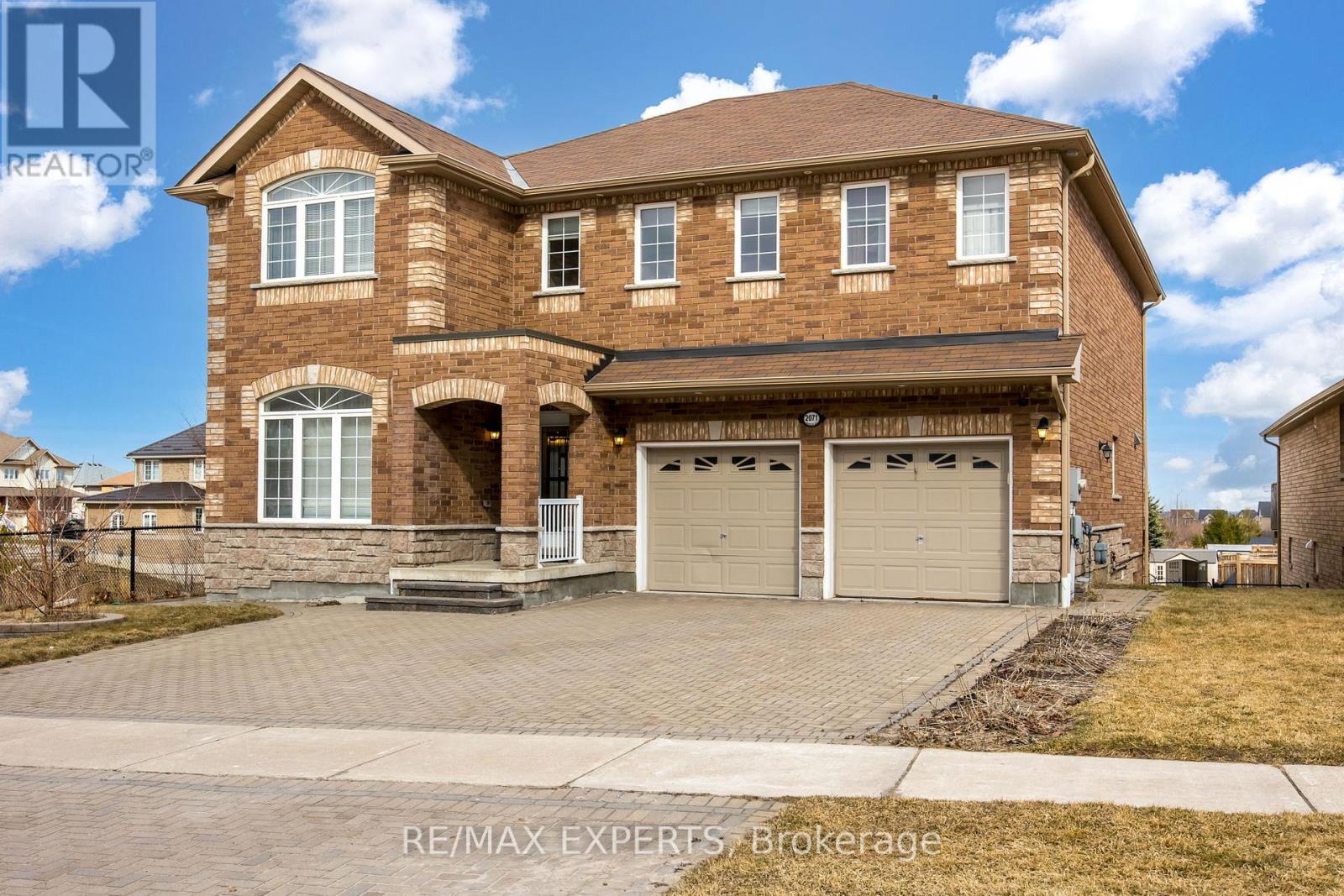 2071 Gibson St, Innisfil, ON L9S 4B7
