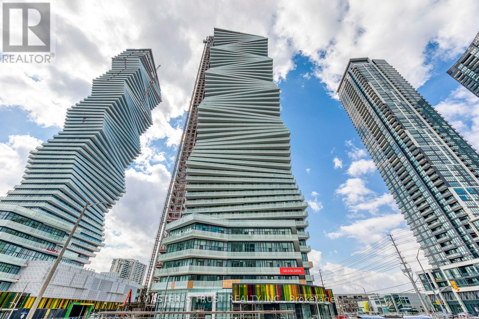 5506 3900 Confederation Pkwy, Mississauga, ON L5B 0M3