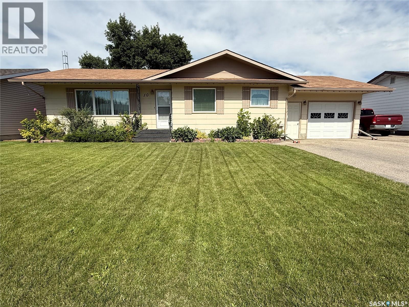 10 Jubilee Dr, Humboldt, SK S0K 2A0