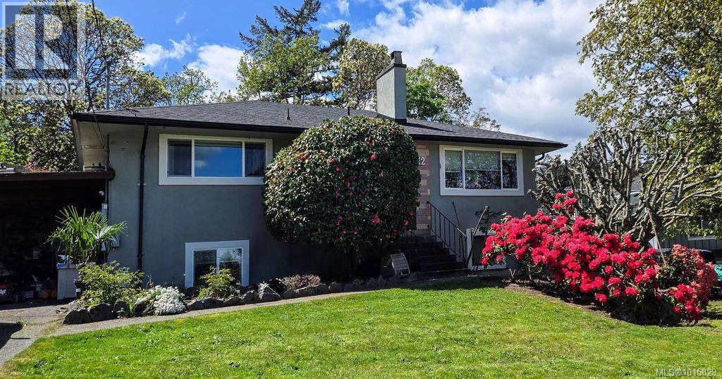 12 Jedburgh Rd, Victoria, BC V9B 1K8