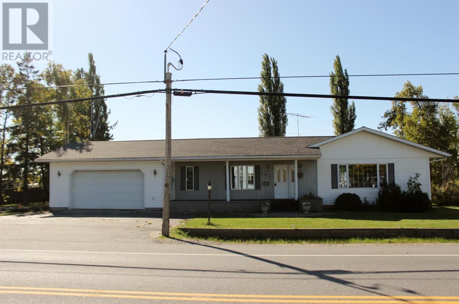 506 Atwood Ave, Rainy River, ON P0W 1L0