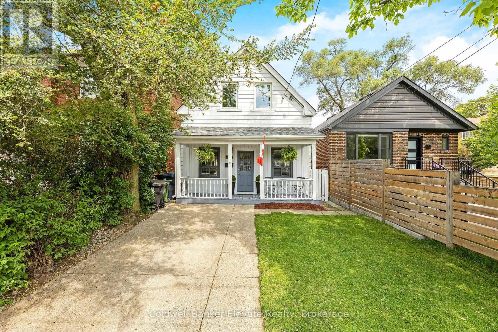 460 St Johns Rd, Toronto, ON M6S 2L3