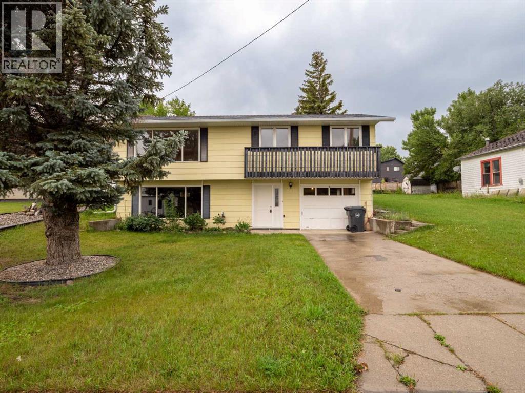 724 Florence St, Pincher Creek, AB T0K 1W0