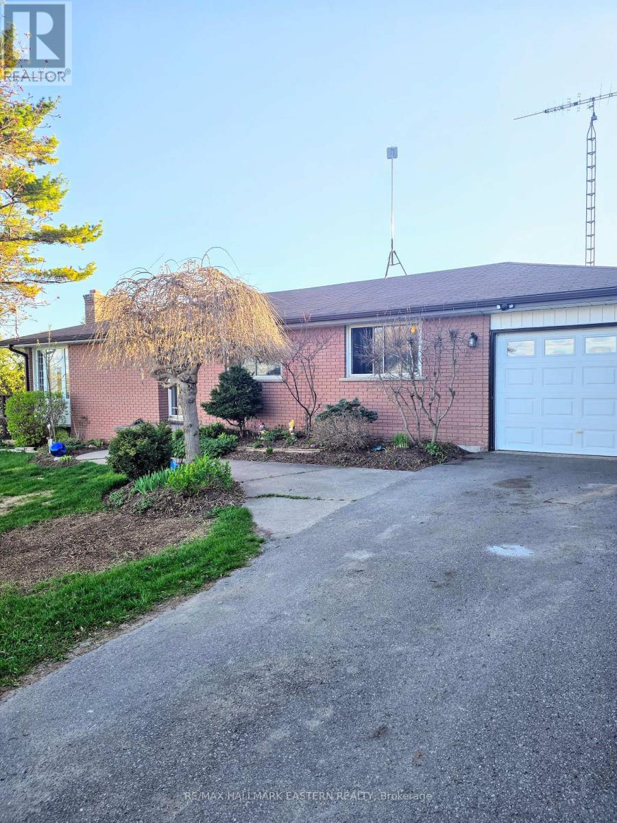 352 Peregrine Rd, Selwyn, ON K9J 6X2