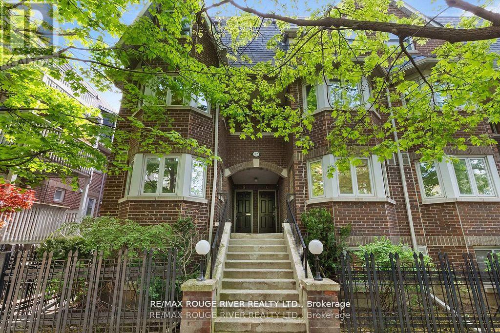32 Massey St D St, Toronto, ON M6J 3T1
