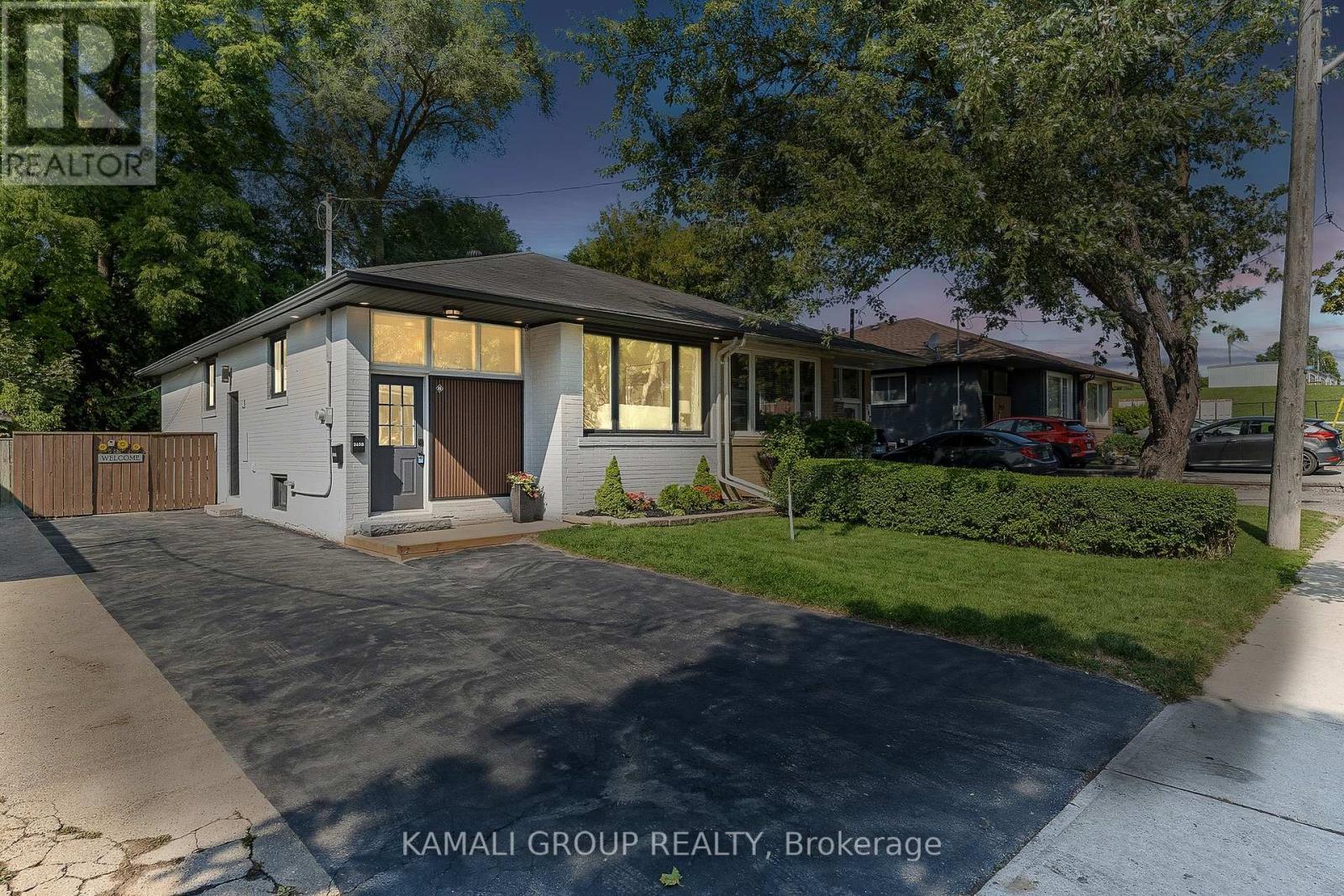 265 Penn Ave, Newmarket, ON L3Y 2S4