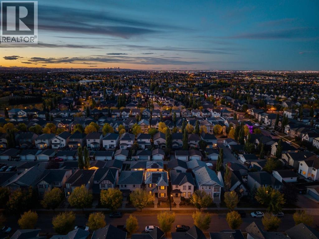 238 Elgin Mnr SE, Calgary, AB T2Z 4Z7
