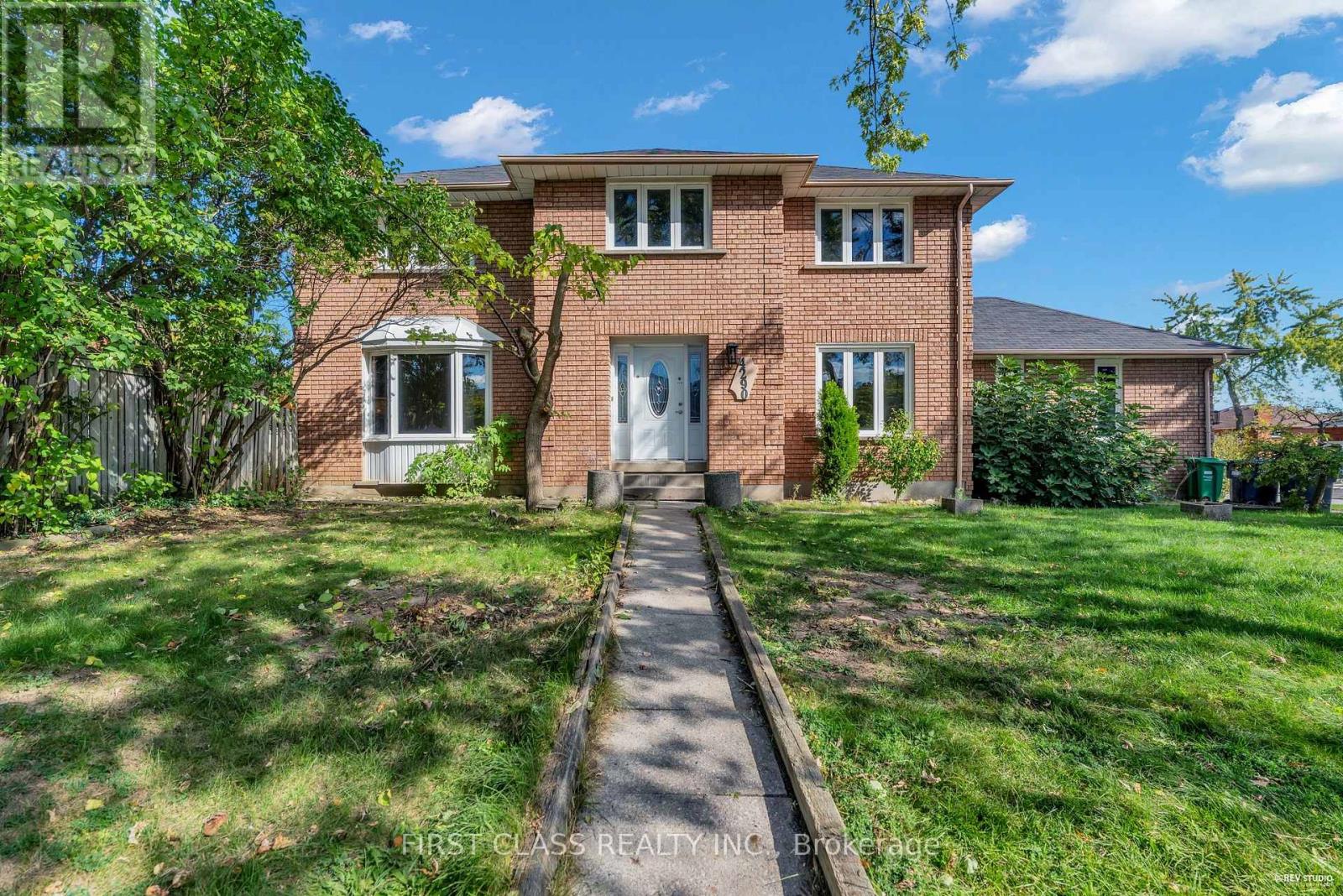 4290 Radisson Cres, Mississauga, ON L5M 4C1