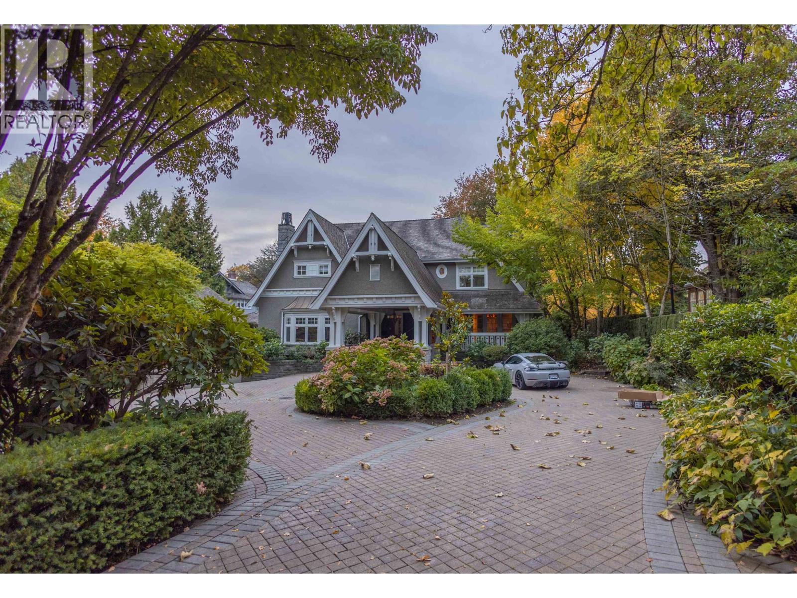 3719 Selkirk St, Vancouver, BC V6H 2Y9