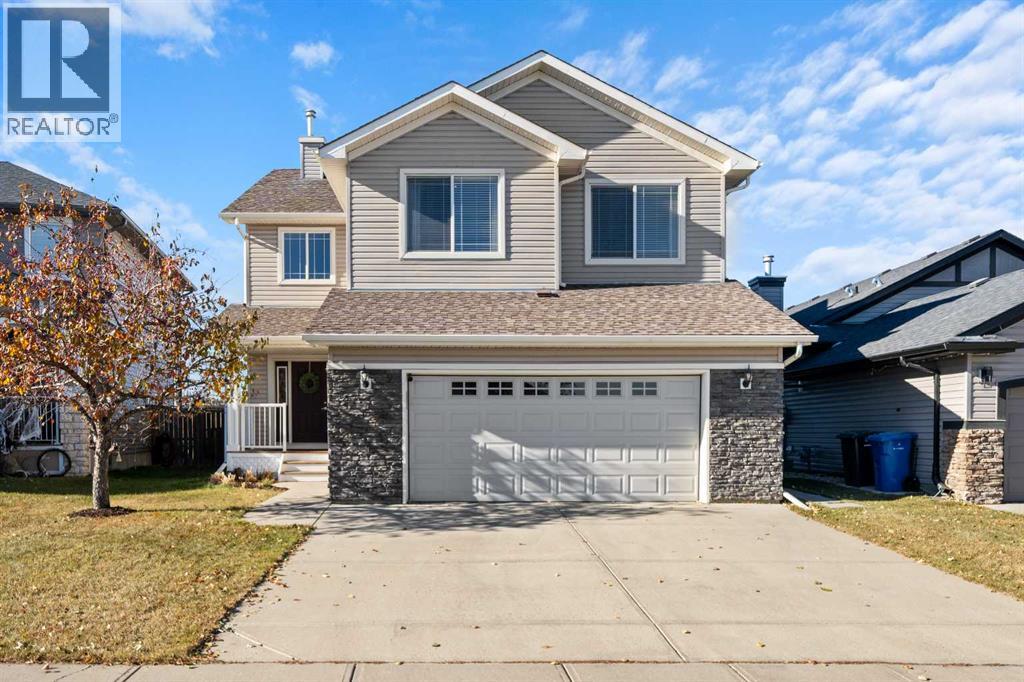201 Westmount Bay, Okotoks, AB T1S 0B5