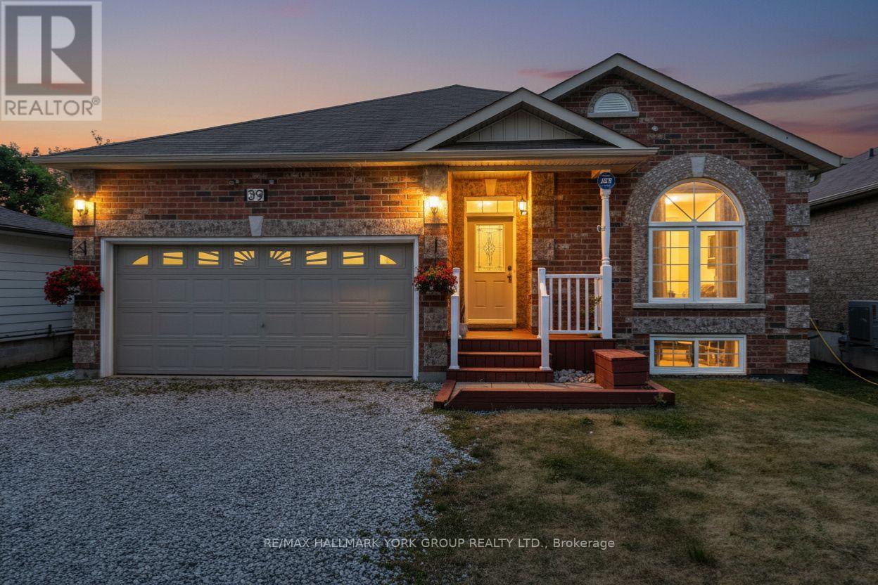 39 Farley Cir, Georgina, ON L0E 1S0