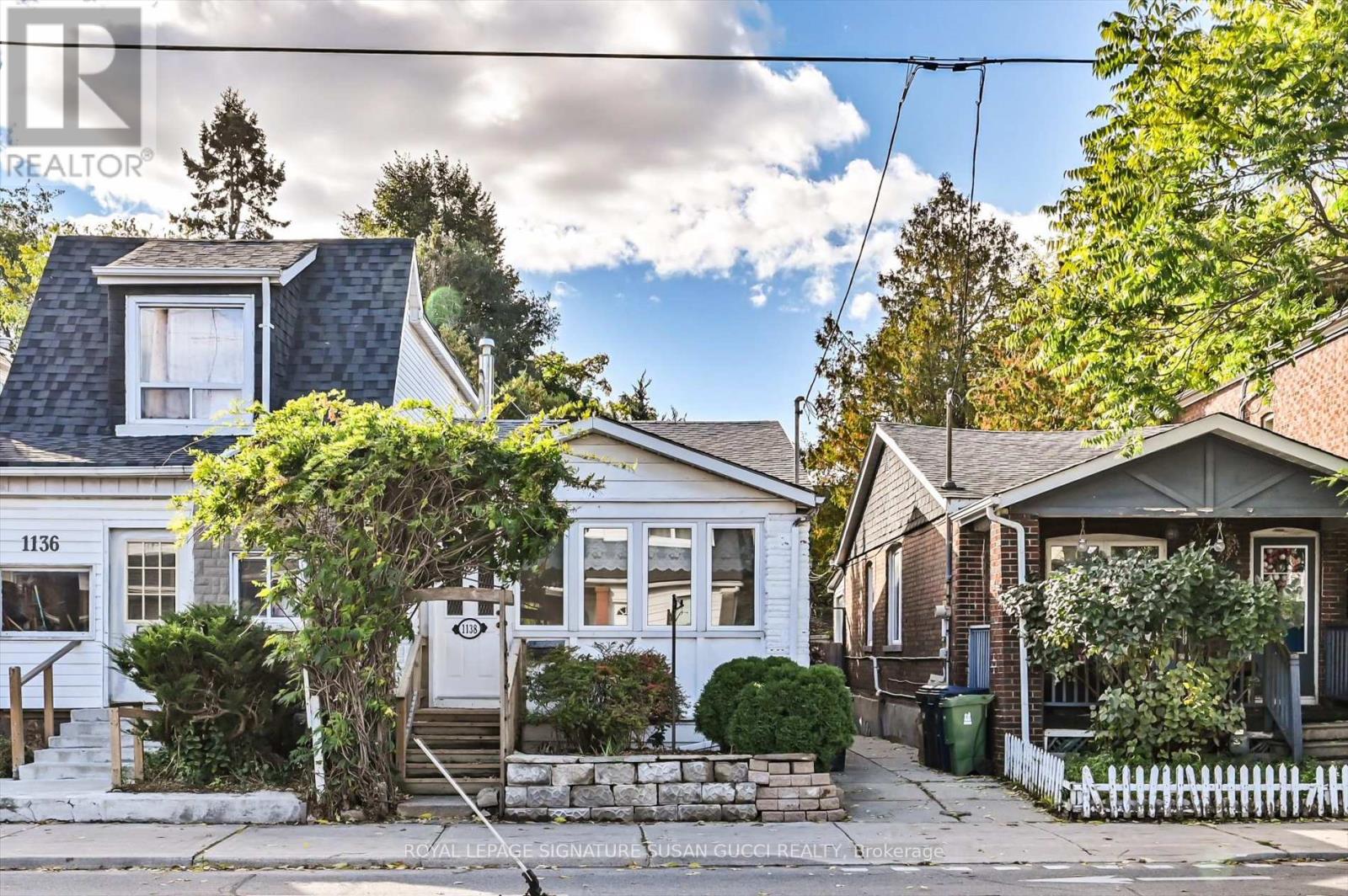 1138 Woodbine Ave, Toronto, ON M4C 4C8