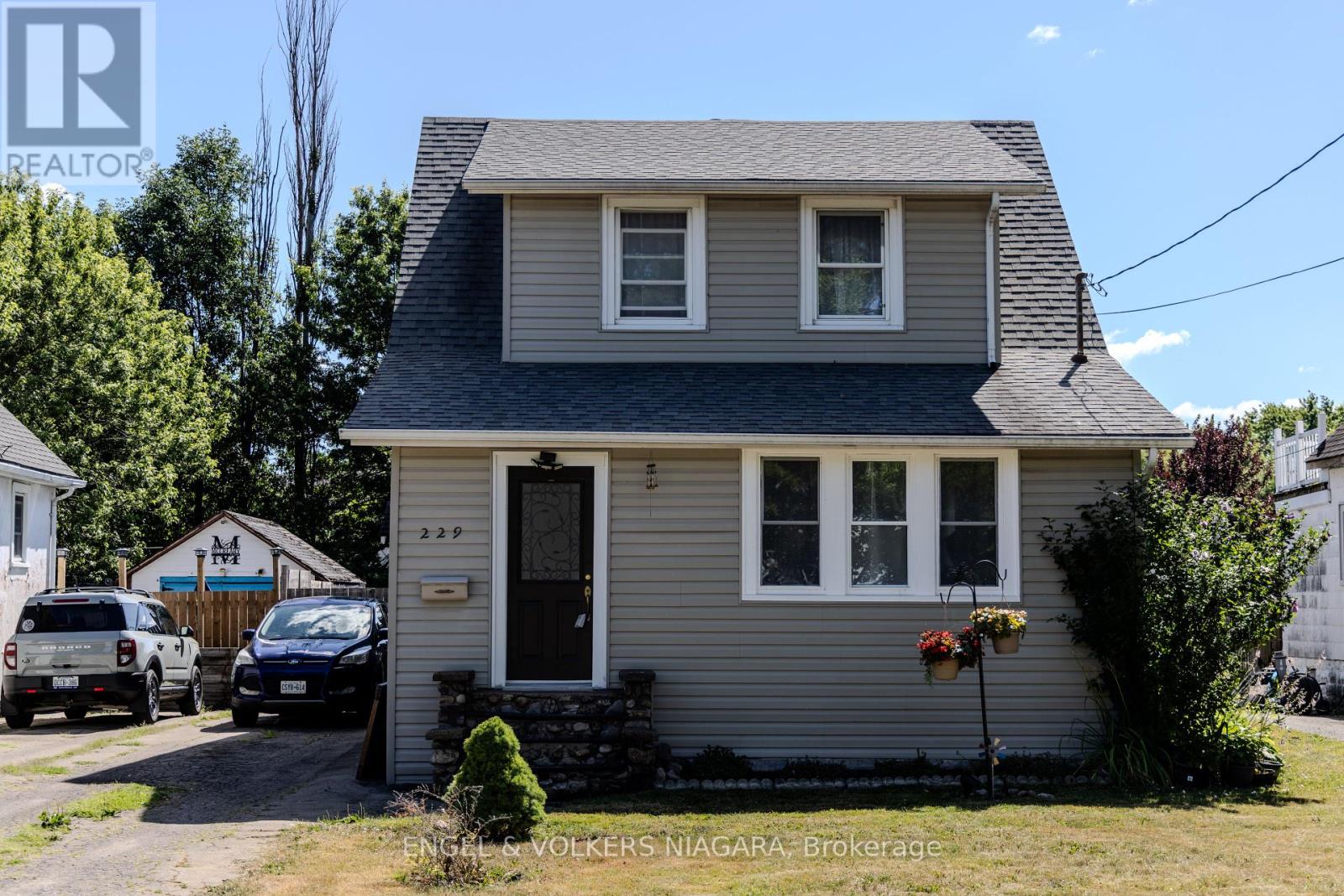 229 N Street N, Fort Erie, ON L2A 3R9